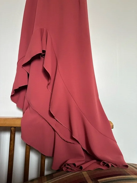 Stunning Ruffle Hem Dress 💃 - Picture 7 of 7